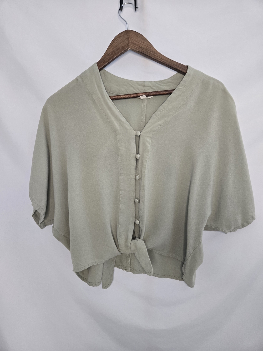 Sim & Sam Sage Button-Front Tie-Hem Women's Blouse Medium